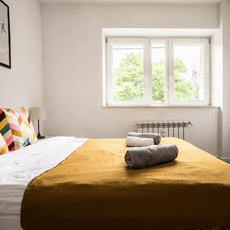 Apartment Oomph Big With Balcony Near Old Town *