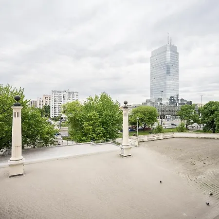 Apartment Oomph Big With Balcony Near Old Town